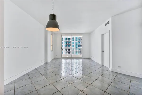 $3,350 | 888 Brickell Key Drive, Unit 2201, Miami, FL 33131