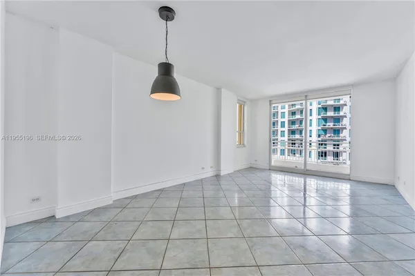 $3,350 | 888 Brickell Key Drive, Unit 2201, Miami, FL 33131