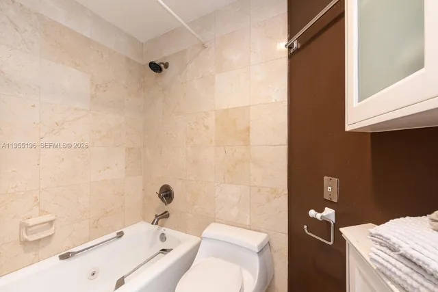 $3,450 | 888 Brickell Key Drive, Unit 2201, Miami, FL 33131