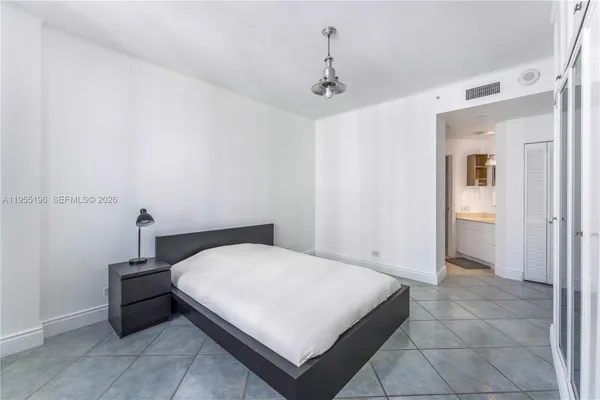 $3,350 | 888 Brickell Key Drive, Unit 2201, Miami, FL 33131