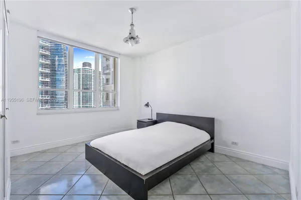$3,350 | 888 Brickell Key Drive, Unit 2201, Miami, FL 33131
