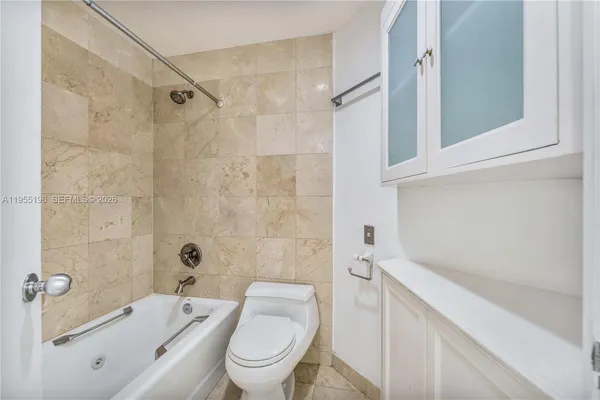 $3,350 | 888 Brickell Key Drive, Unit 2201, Miami, FL 33131