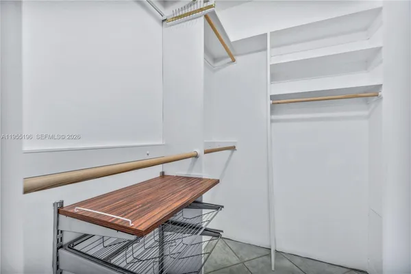 $3,350 | 888 Brickell Key Drive, Unit 2201, Miami, FL 33131