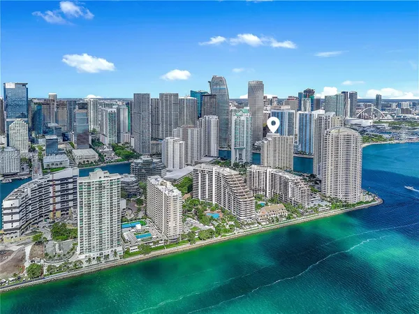 $3,350 | 888 Brickell Key Drive, Unit 2201, Miami, FL 33131