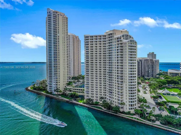 $3,350 | 888 Brickell Key Drive, Unit 2201, Miami, FL 33131