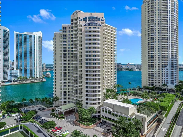 $3,350 | 888 Brickell Key Drive, Unit 2201, Miami, FL 33131