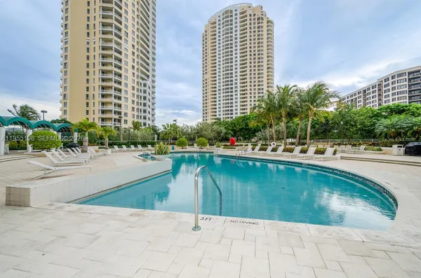 $3,350 | 888 Brickell Key Drive, Unit 2201, Miami, FL 33131