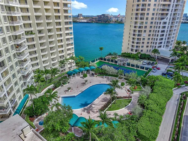 $3,350 | 888 Brickell Key Drive, Unit 2201, Miami, FL 33131