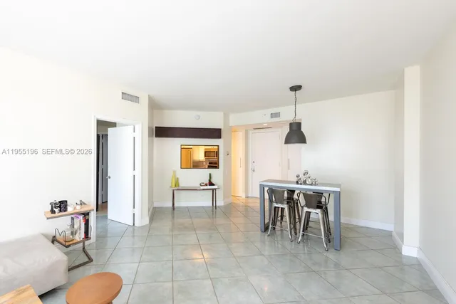 $3,450 | 888 Brickell Key Drive, Unit 2201, Miami, FL 33131