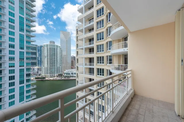 $3,450 | 888 Brickell Key Drive, Unit 2201, Miami, FL 33131