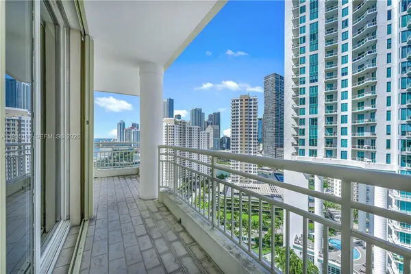 $3,350 | 888 Brickell Key Drive, Unit 2201, Miami, FL 33131