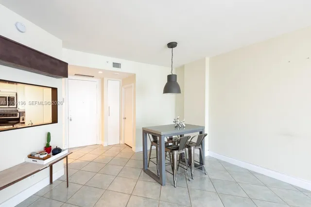 $3,450 | 888 Brickell Key Drive, Unit 2201, Miami, FL 33131