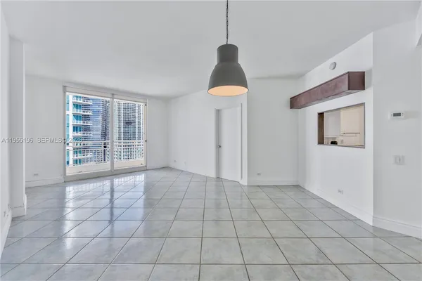 $3,350 | 888 Brickell Key Drive, Unit 2201, Miami, FL 33131
