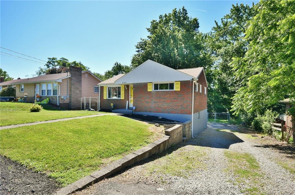 223 Crestview Road Pittsburgh, PA 15235 - Photo 2 of 22 Gallery Image 2
