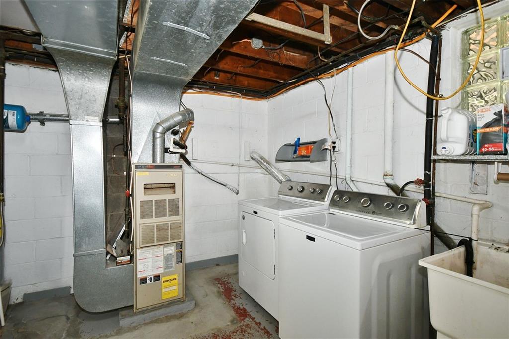223 Crestview Road Pittsburgh, PA 15235 - Photo 14 of 22 Gallery Image 14