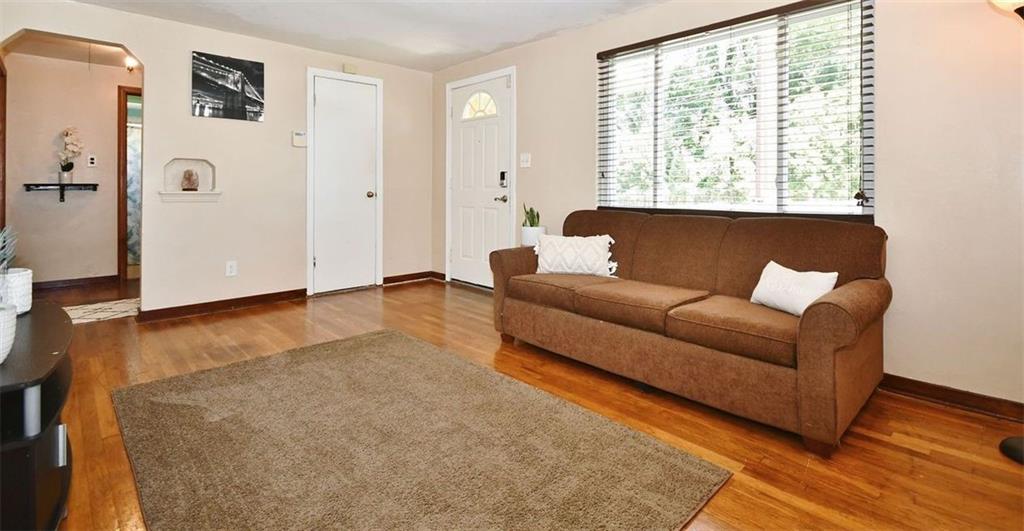 223 Crestview Road Pittsburgh, PA 15235 - Photo 3 of 22 Gallery Image 3