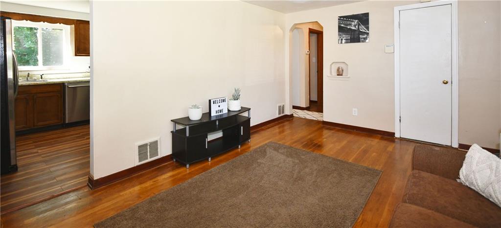 223 Crestview Road Pittsburgh, PA 15235 - Photo 4 of 22 Gallery Image 4