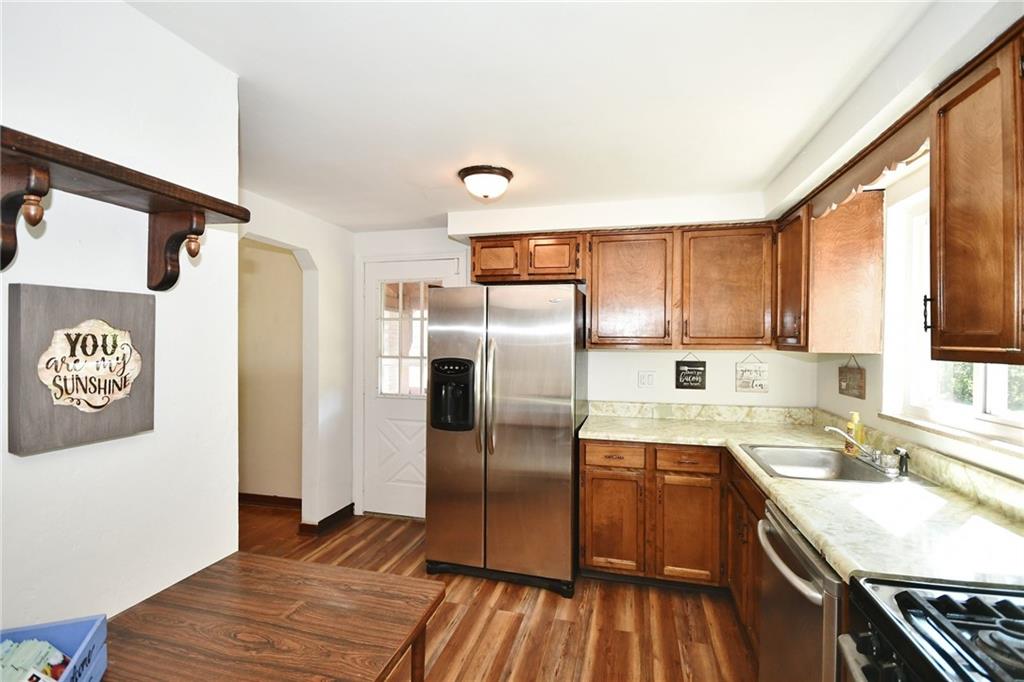 223 Crestview Road Pittsburgh, PA 15235 - Photo 7 of 22 Gallery Image 7