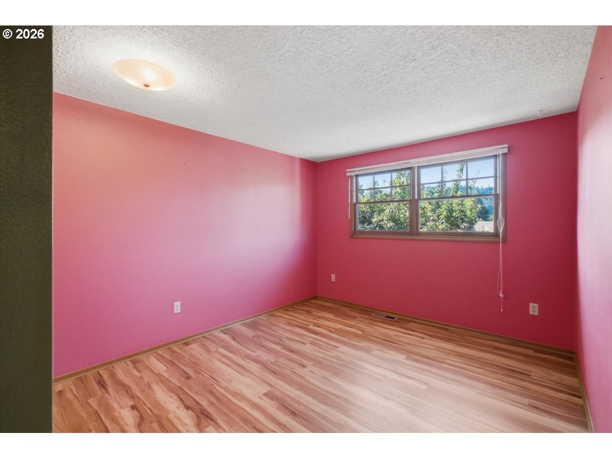 895 Northwest 3rd Street Gresham, OR 97030 - Photo 18 of 41