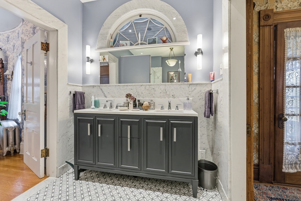 1176 Worthington Street Springfield, MA 01109 - Photo 25 of 42
