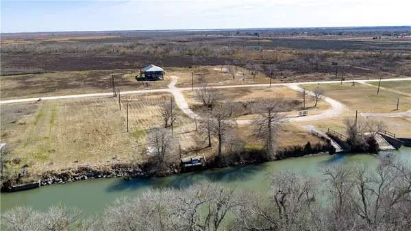 $60,000 | 205 Guadalupe River Drive, Tivoli, TX 77990