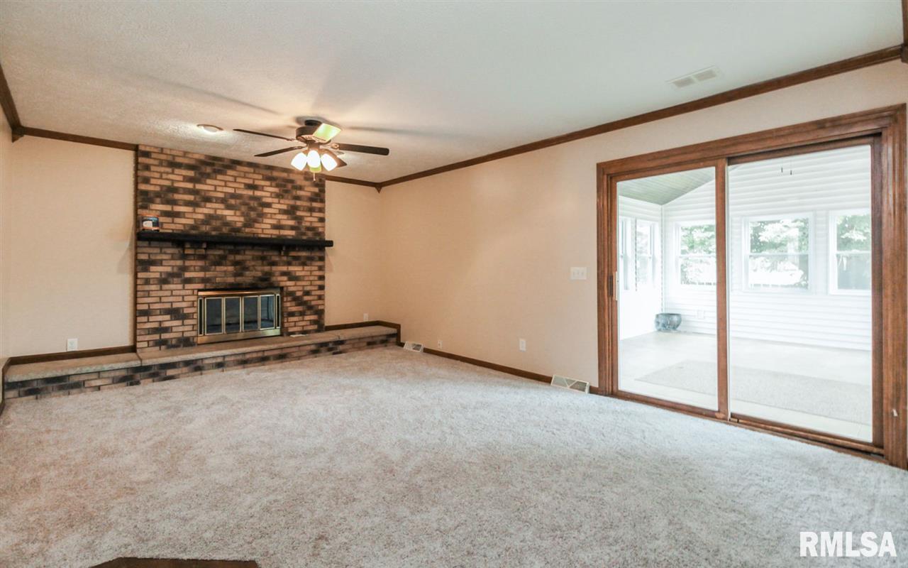 715 West Spring Street Eldridge, IA 52748 - Photo 8 of 23 Gallery Image 8