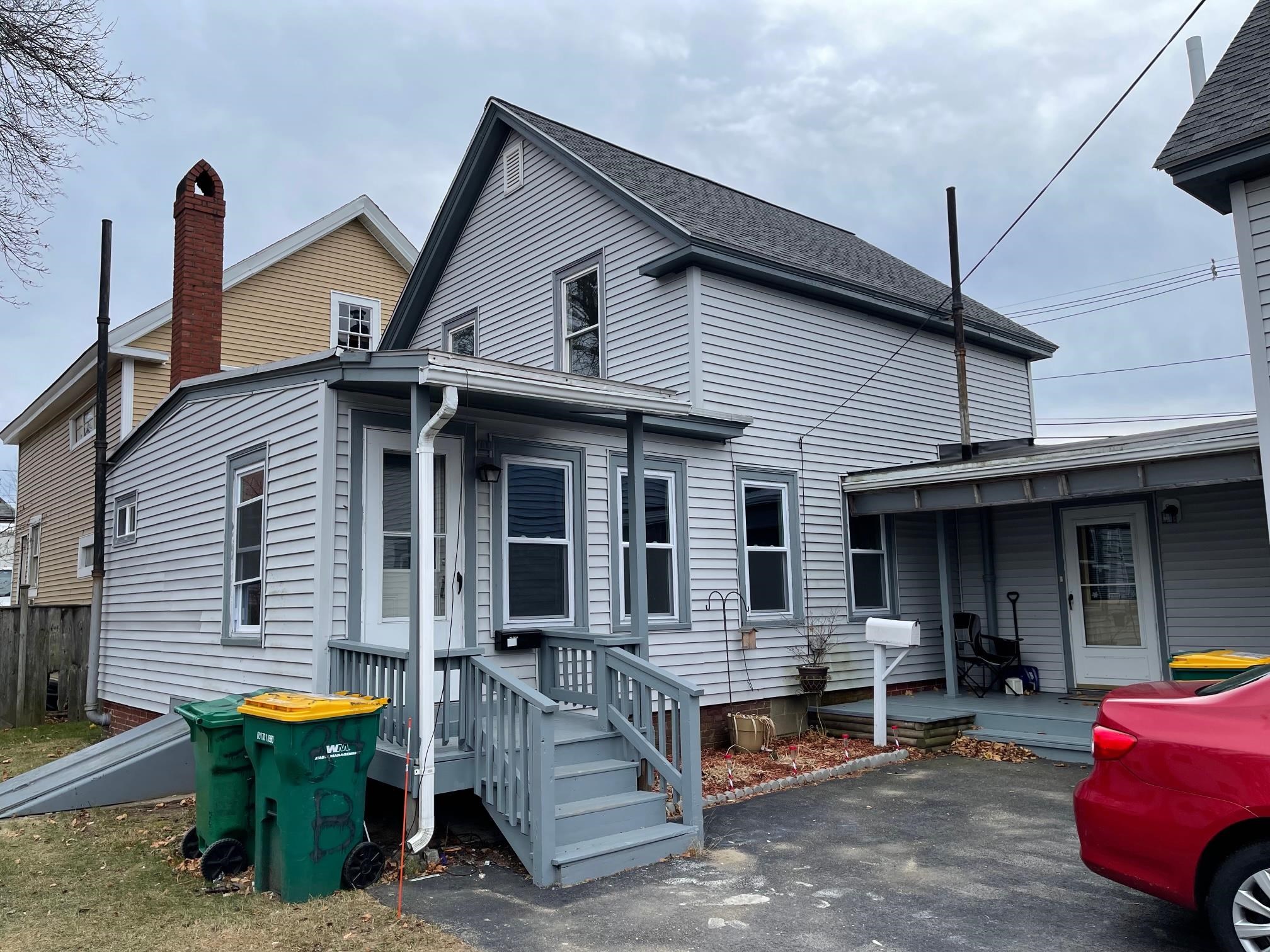 34 Maple Street Rochester, NH 03867 - Photo 4 of 28