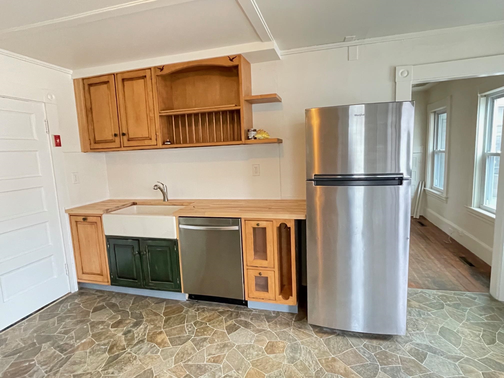 34 Maple Street Rochester, NH 03867 - Photo 10 of 28