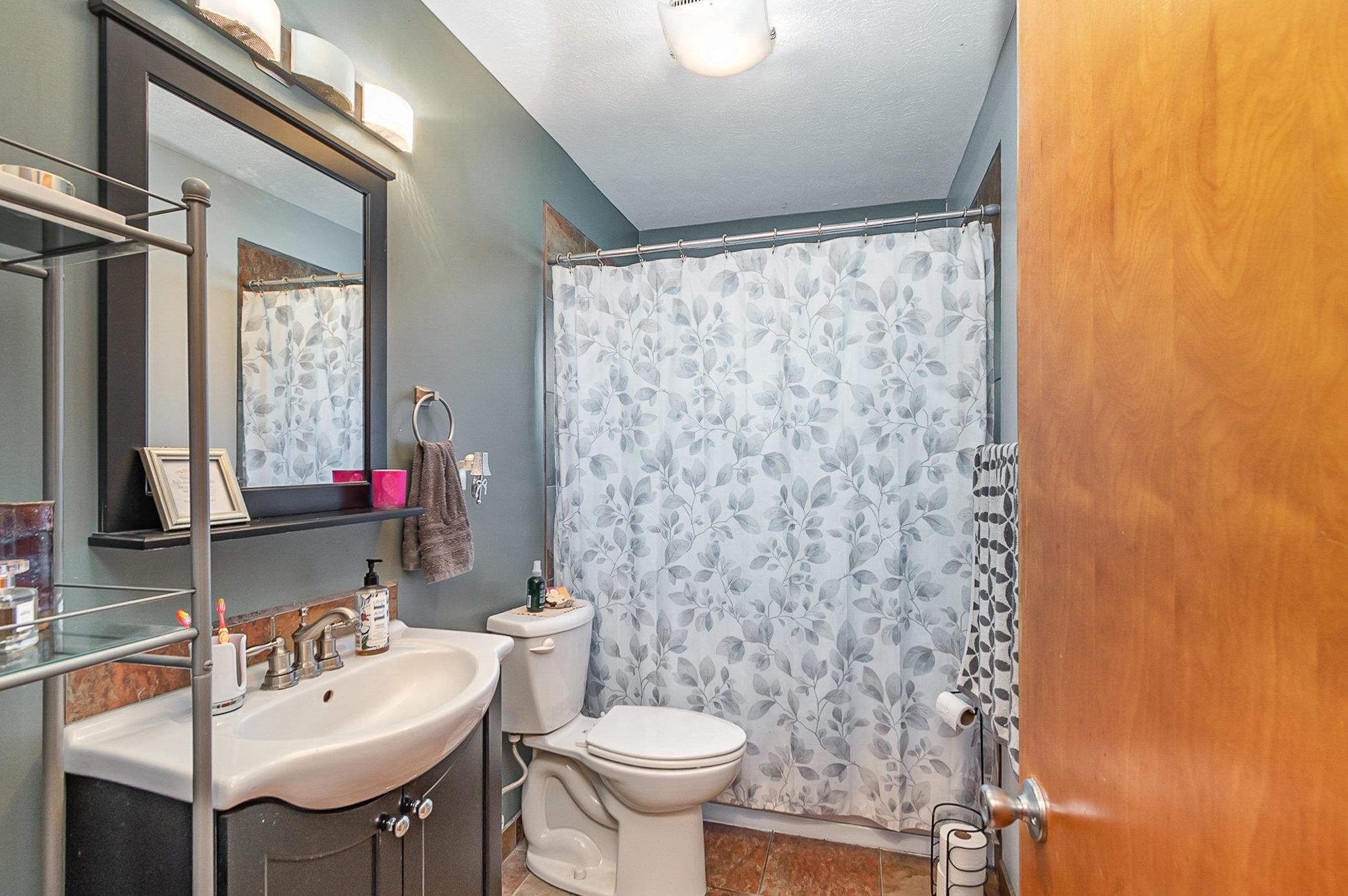 915 Falkirk Road Alma, MI 48801 - Photo 15 of 25 1912871-14.JPG