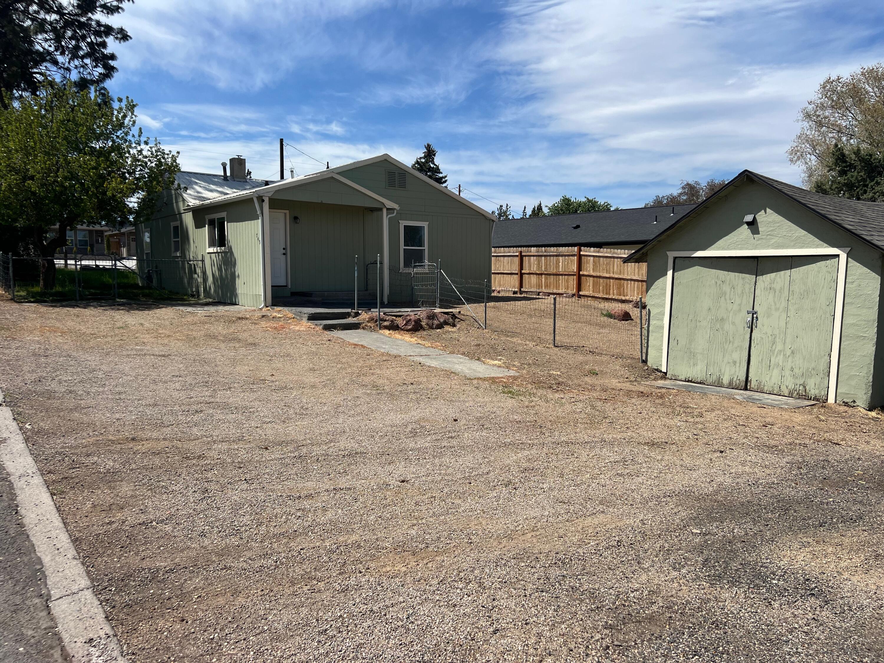 749 Southwest Madison Street Madras, OR 97741 - Photo 2 of 14 IMG_5654