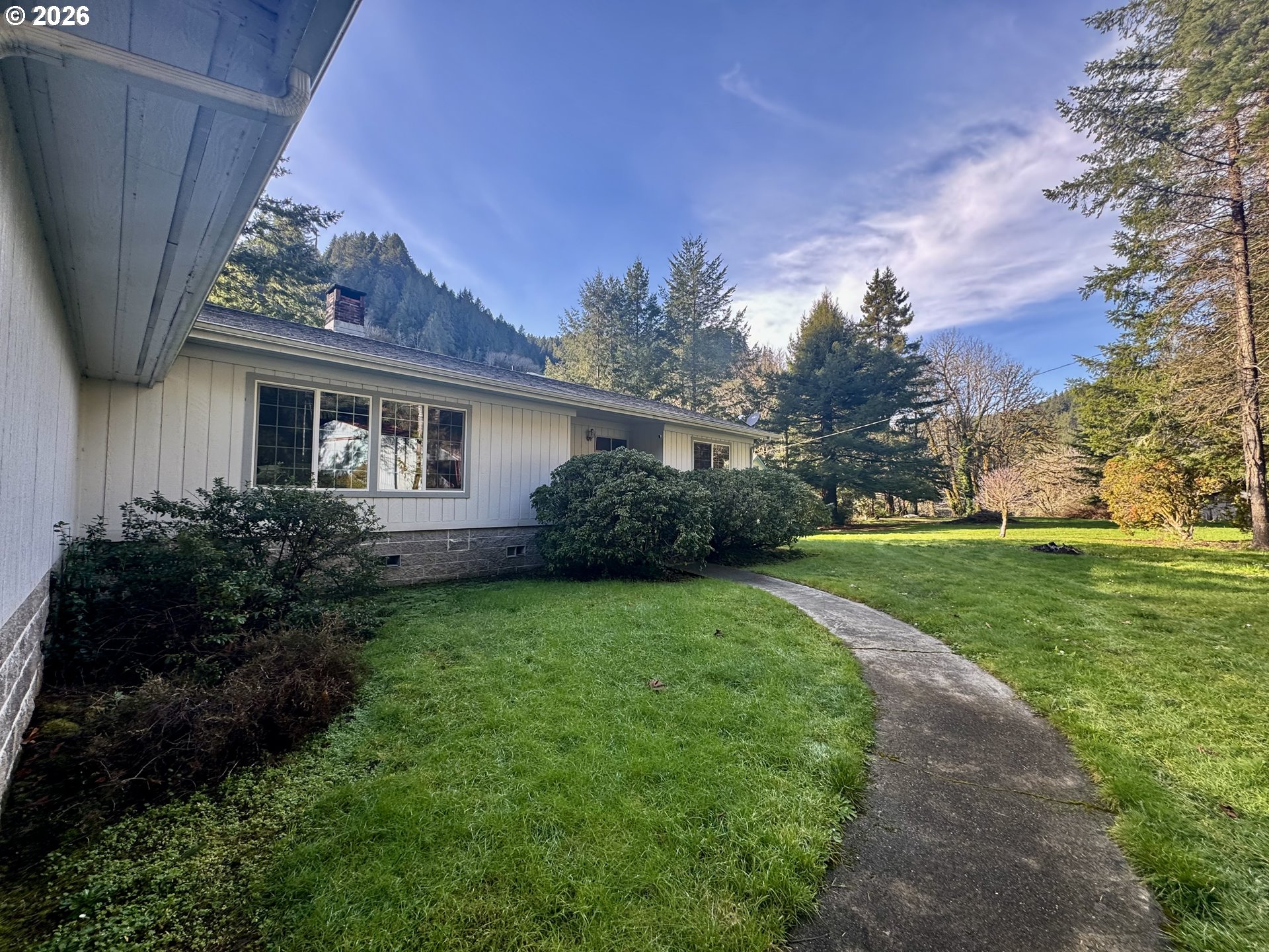 11445 East Mapleton Road Mapleton, OR 97453 - Photo 4 of 42