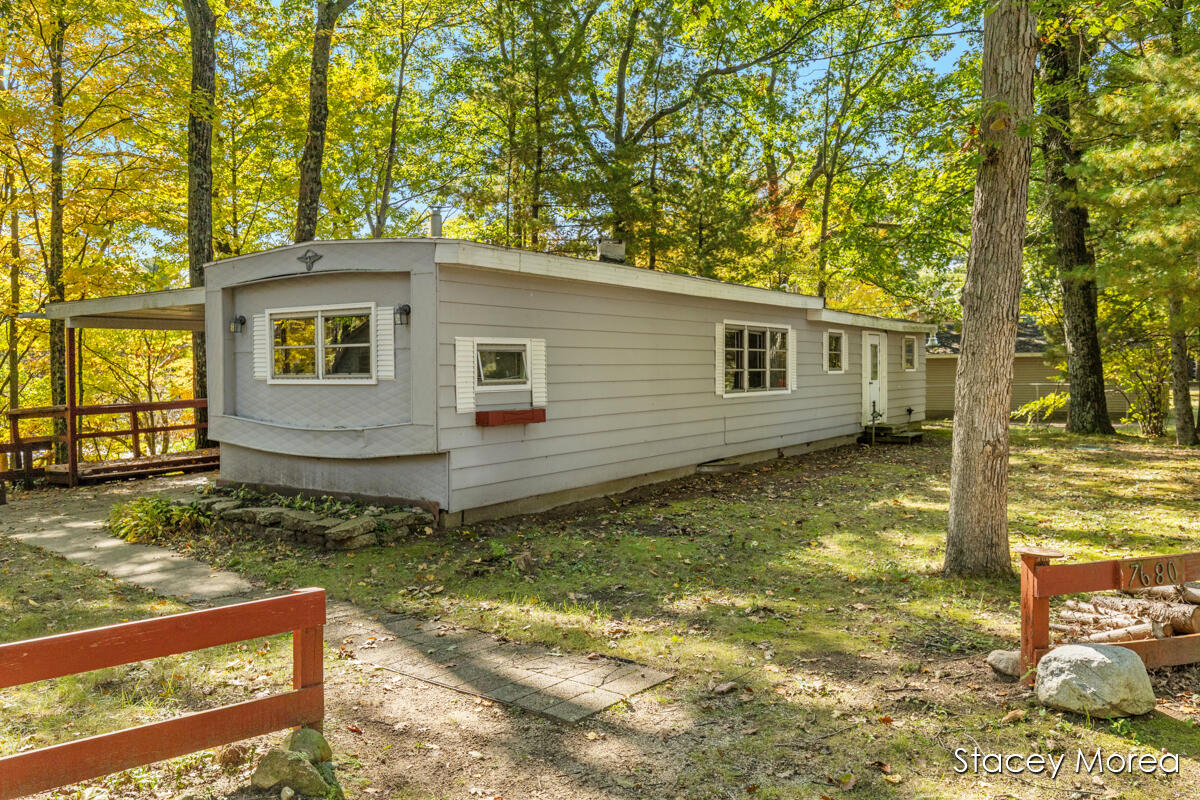7677 Riverside Lane Hesperia, MI 49421 - Photo 20 of 53 IMG_1029