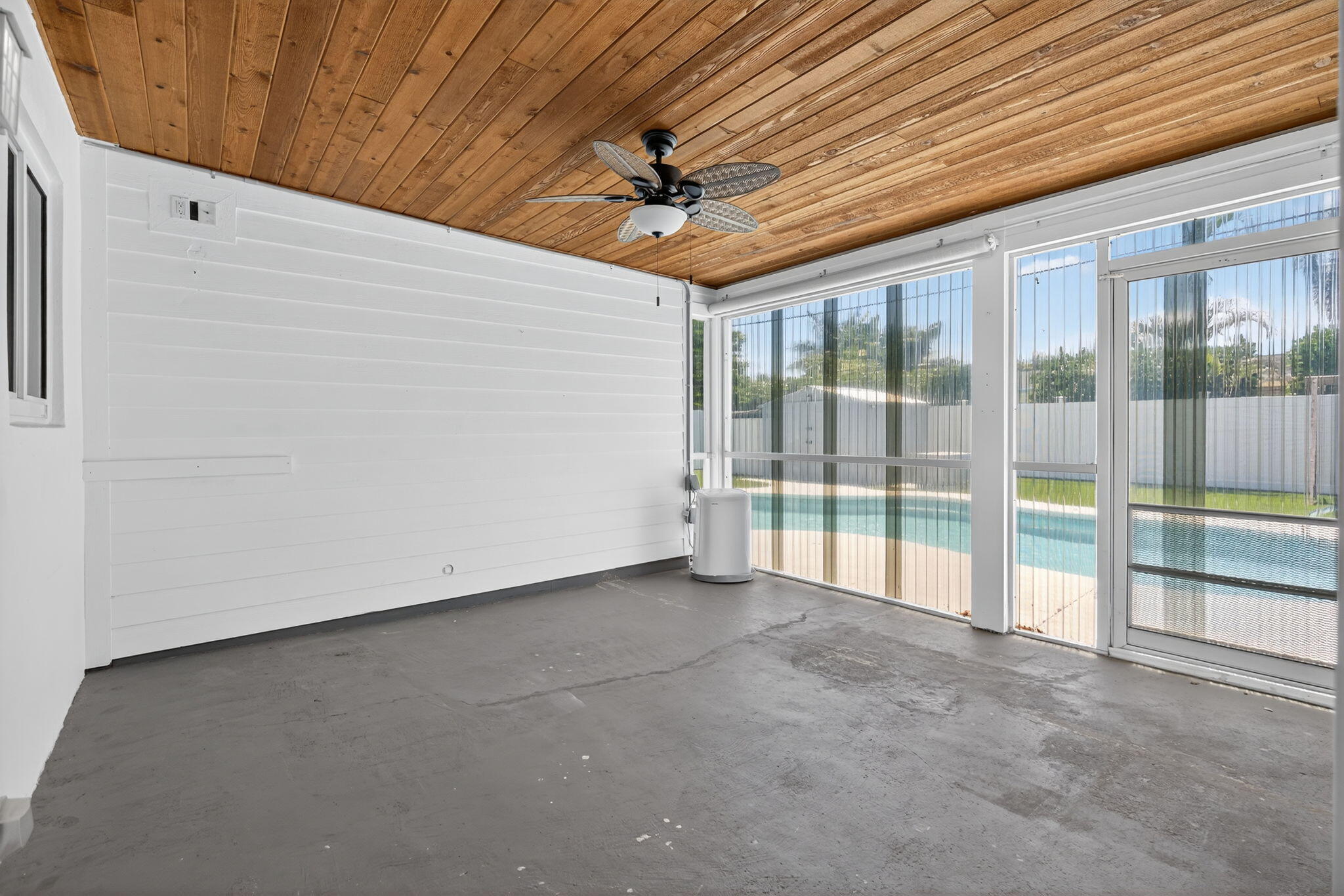 516 East Whitney Drive Jupiter, FL 33458 - Photo 11 of 63 Covered Back Patio