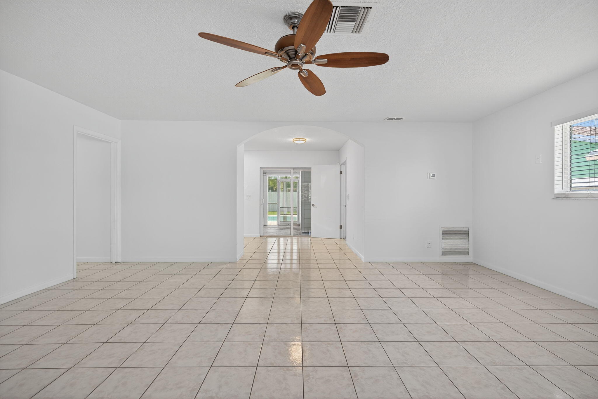 516 East Whitney Drive Jupiter, FL 33458 - Photo 15 of 63 Family Room