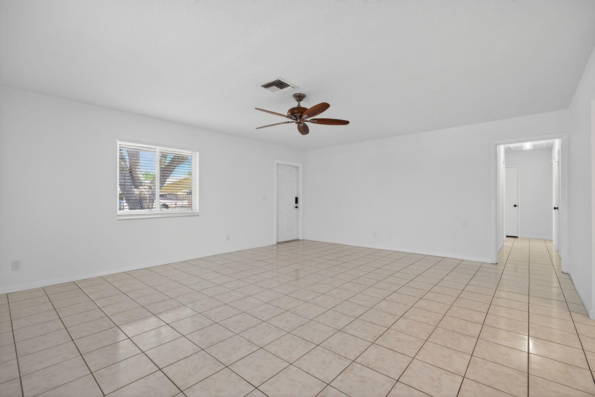 516 East Whitney Drive Jupiter, FL 33458 - Photo 18 of 63 Family Room