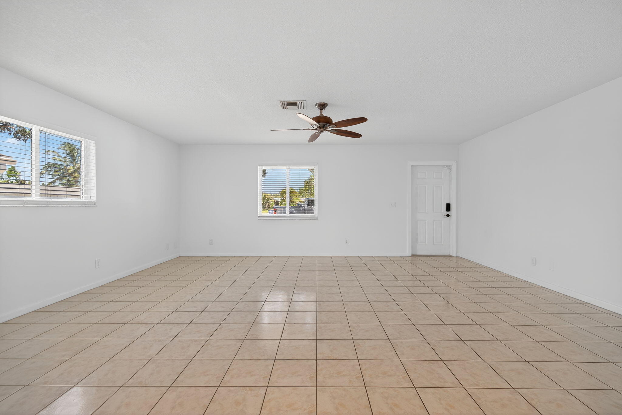 516 East Whitney Drive Jupiter, FL 33458 - Photo 19 of 63 Family Room