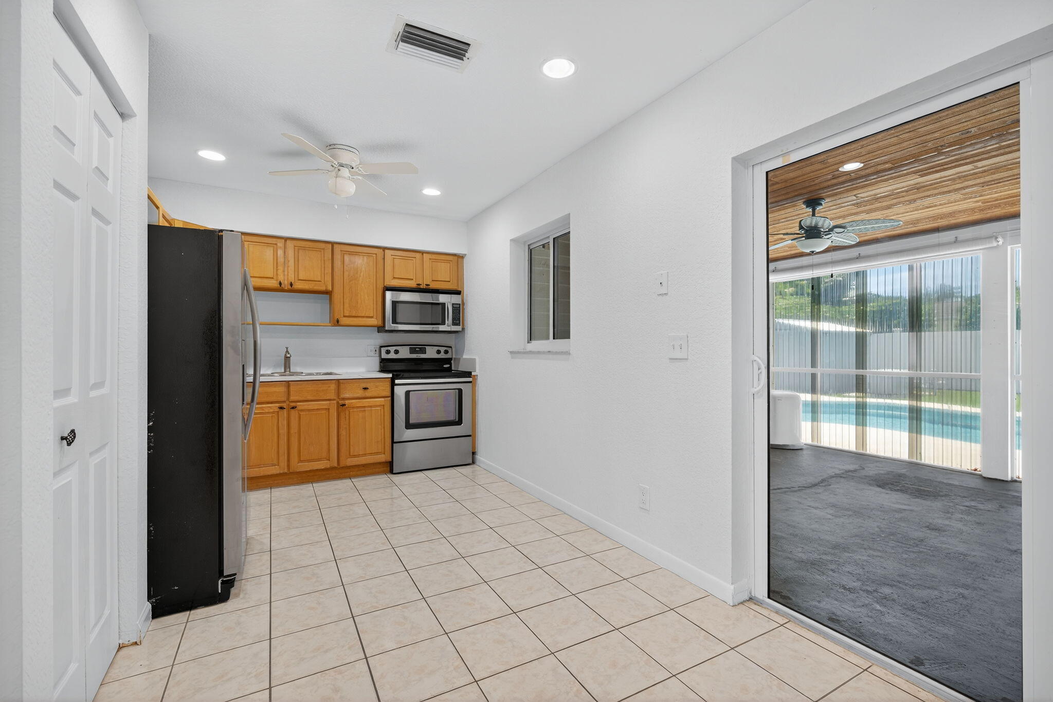 516 East Whitney Drive Jupiter, FL 33458 - Photo 22 of 63 Kitchen