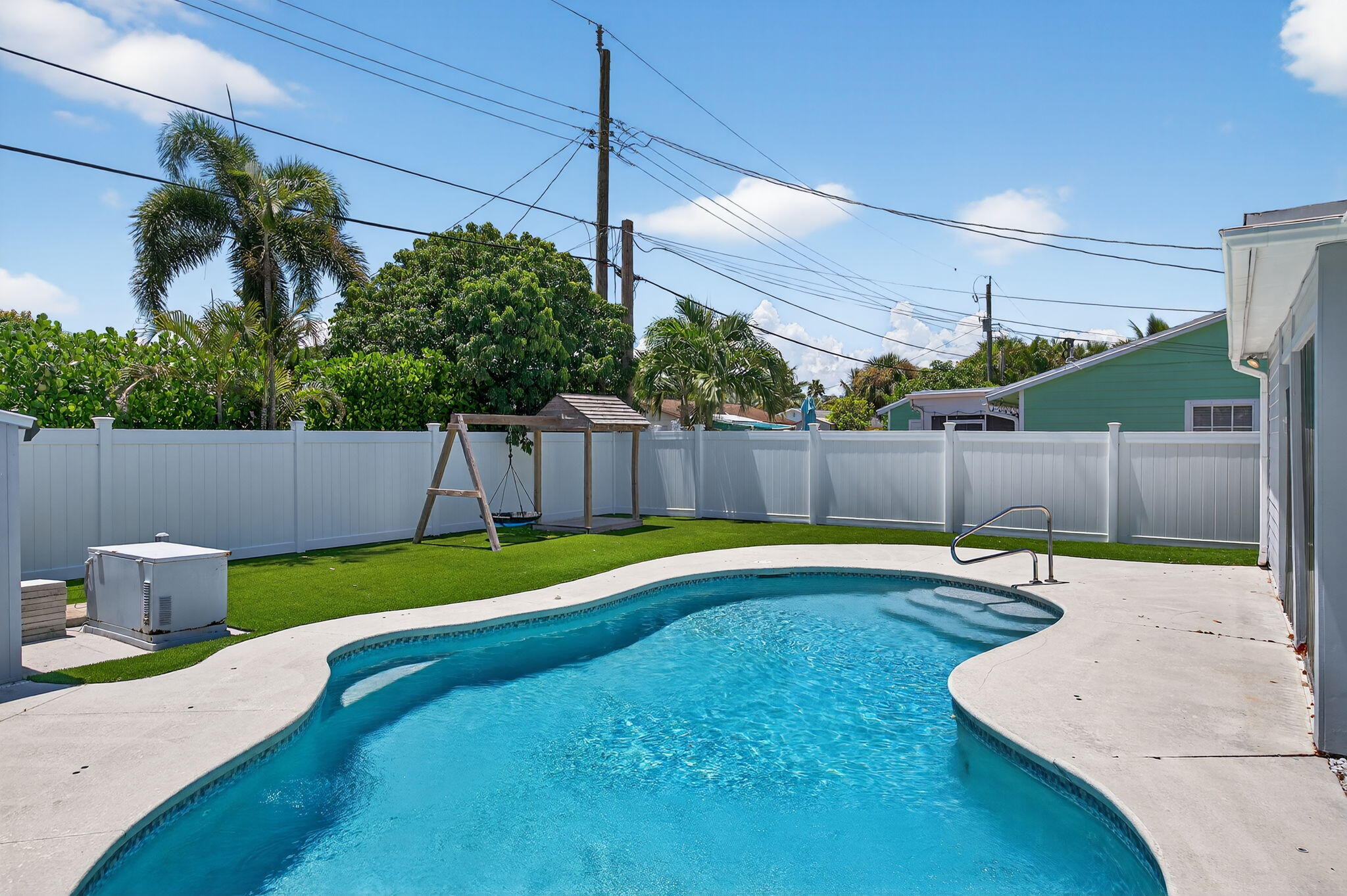 516 East Whitney Drive Jupiter, FL 33458 - Photo 4 of 63 Backyard