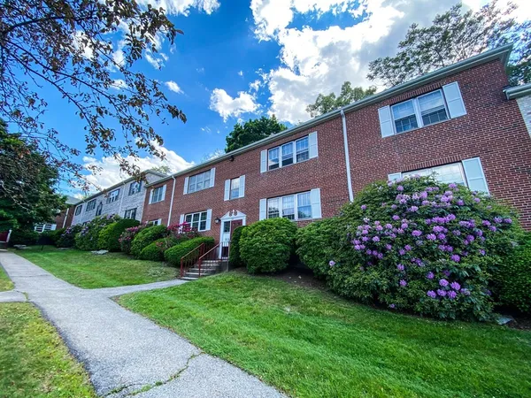 $3,750 | 38 Lake Shore Terrace, Unit 2, Boston, MA 02135