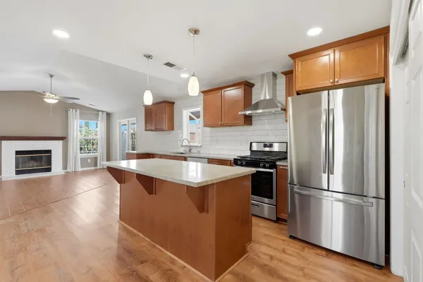 $425,000 | 702 Montecito Court, Lemoore, CA 93245