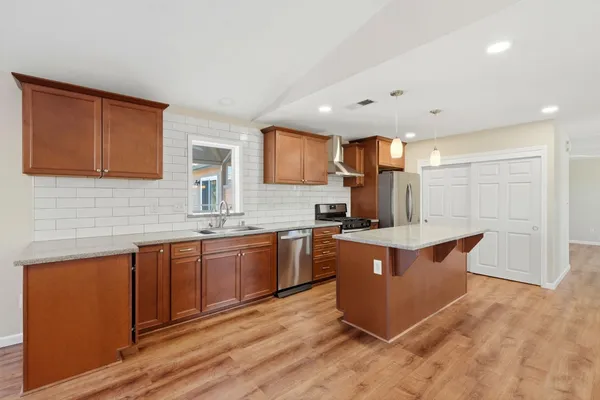 $425,000 | 702 Montecito Court, Lemoore, CA 93245