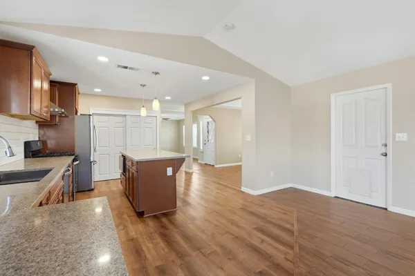 $425,000 | 702 Montecito Court, Lemoore, CA 93245