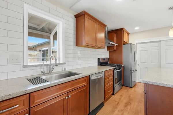 $425,000 | 702 Montecito Court, Lemoore, CA 93245