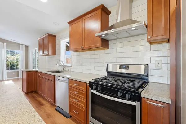 $425,000 | 702 Montecito Court, Lemoore, CA 93245