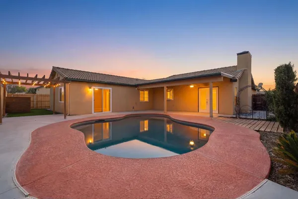 $425,000 | 702 Montecito Court, Lemoore, CA 93245