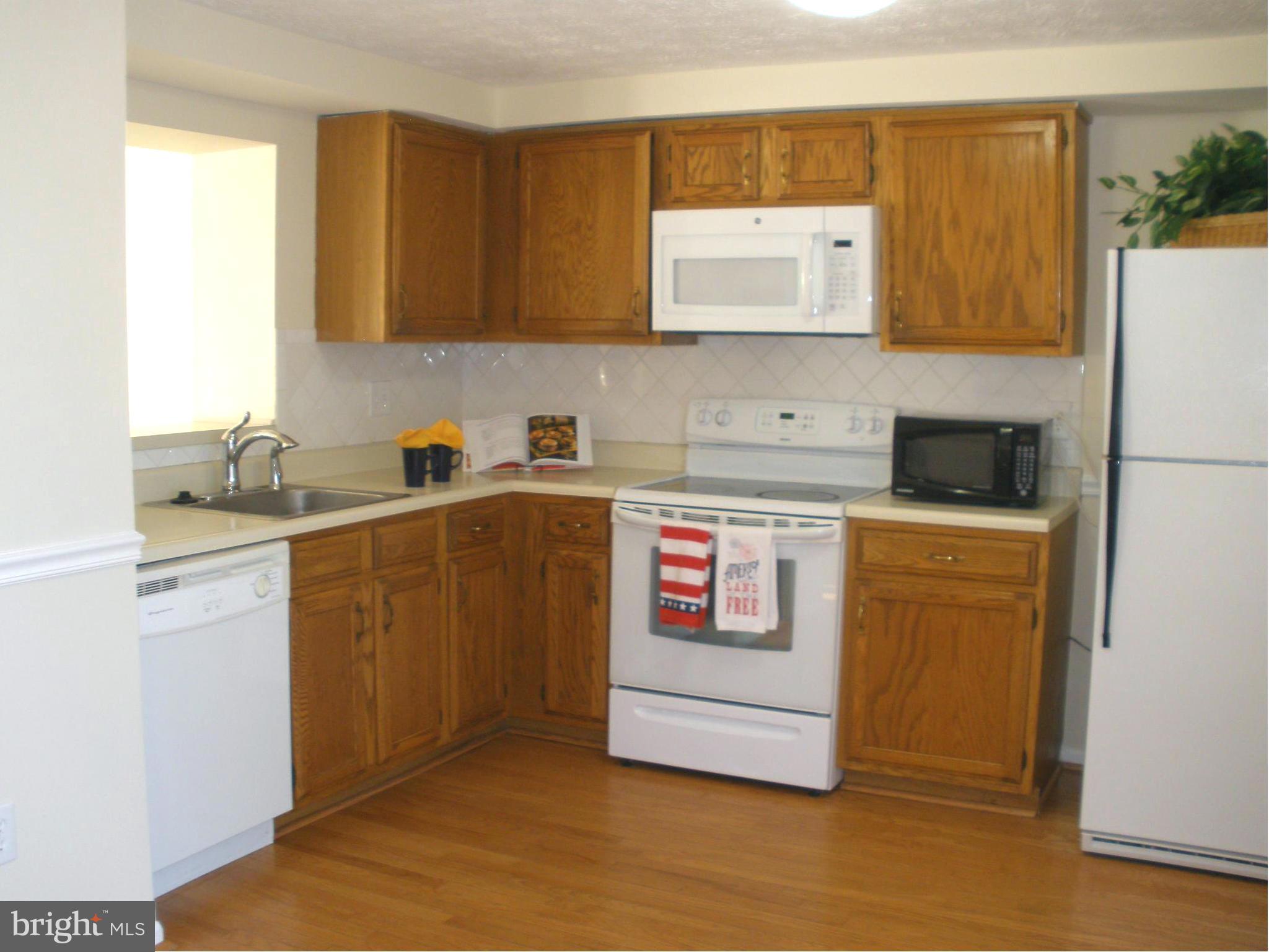38 Rader Court Baltimore, MD 21234 - Photo 2 of 18 Kitchen