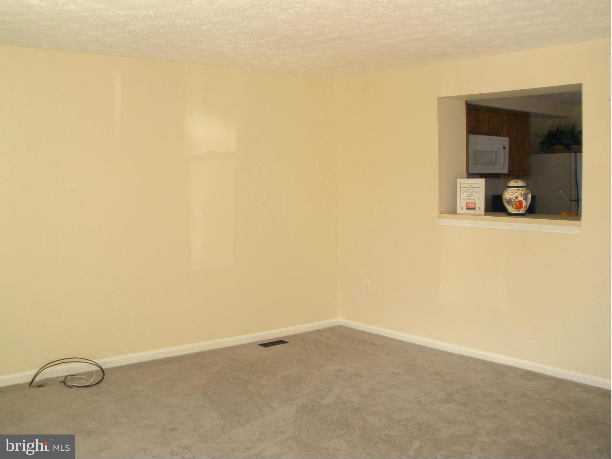 38 Rader Court Baltimore, MD 21234 - Photo 4 of 18 Living Room