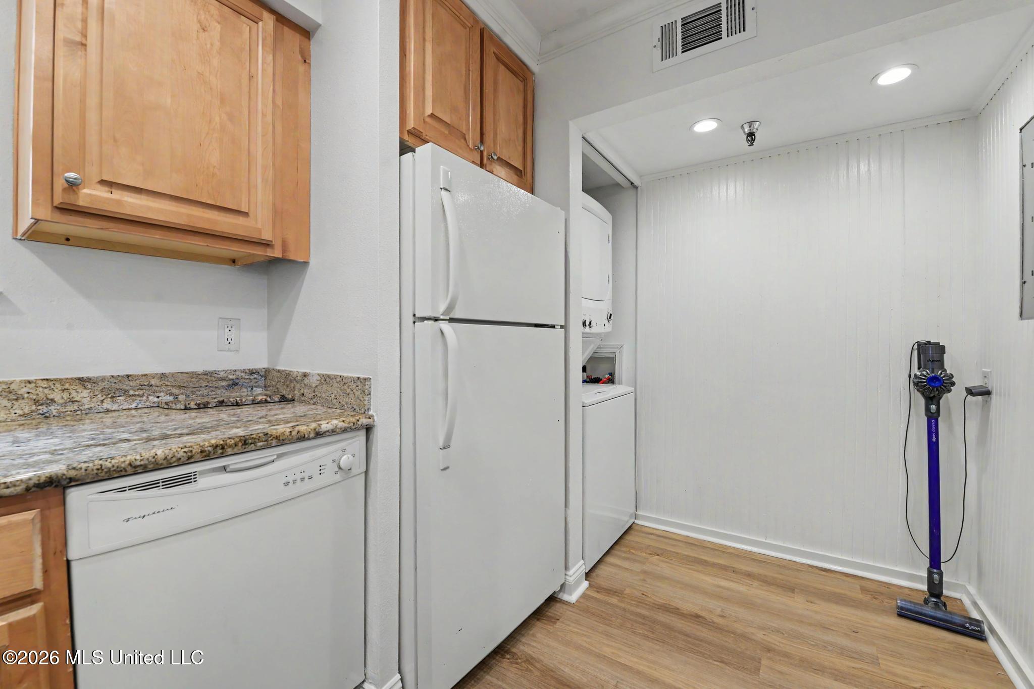 515 Third Street, Unit CONDO #7 Bay St. Louis, MS 39520 - Photo 9 of 27 009