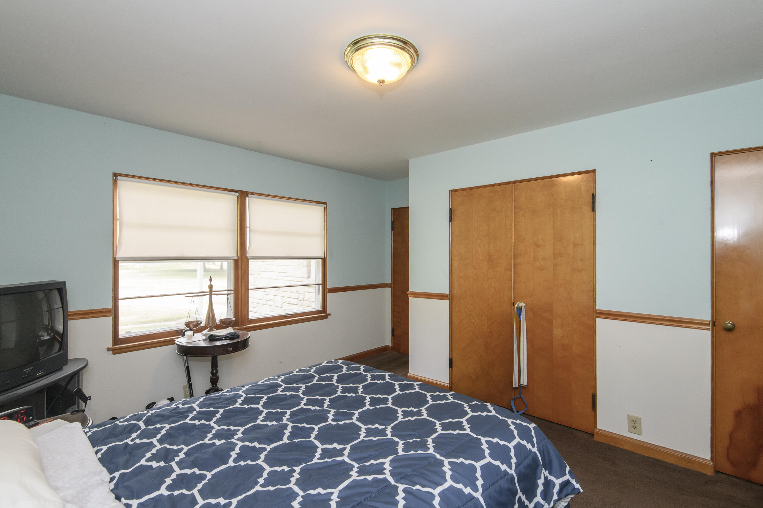9610 North Cedarburg Road Mequon, WI 53092 - Photo 16 of 28 2nd Bedroom w/ Double Closets