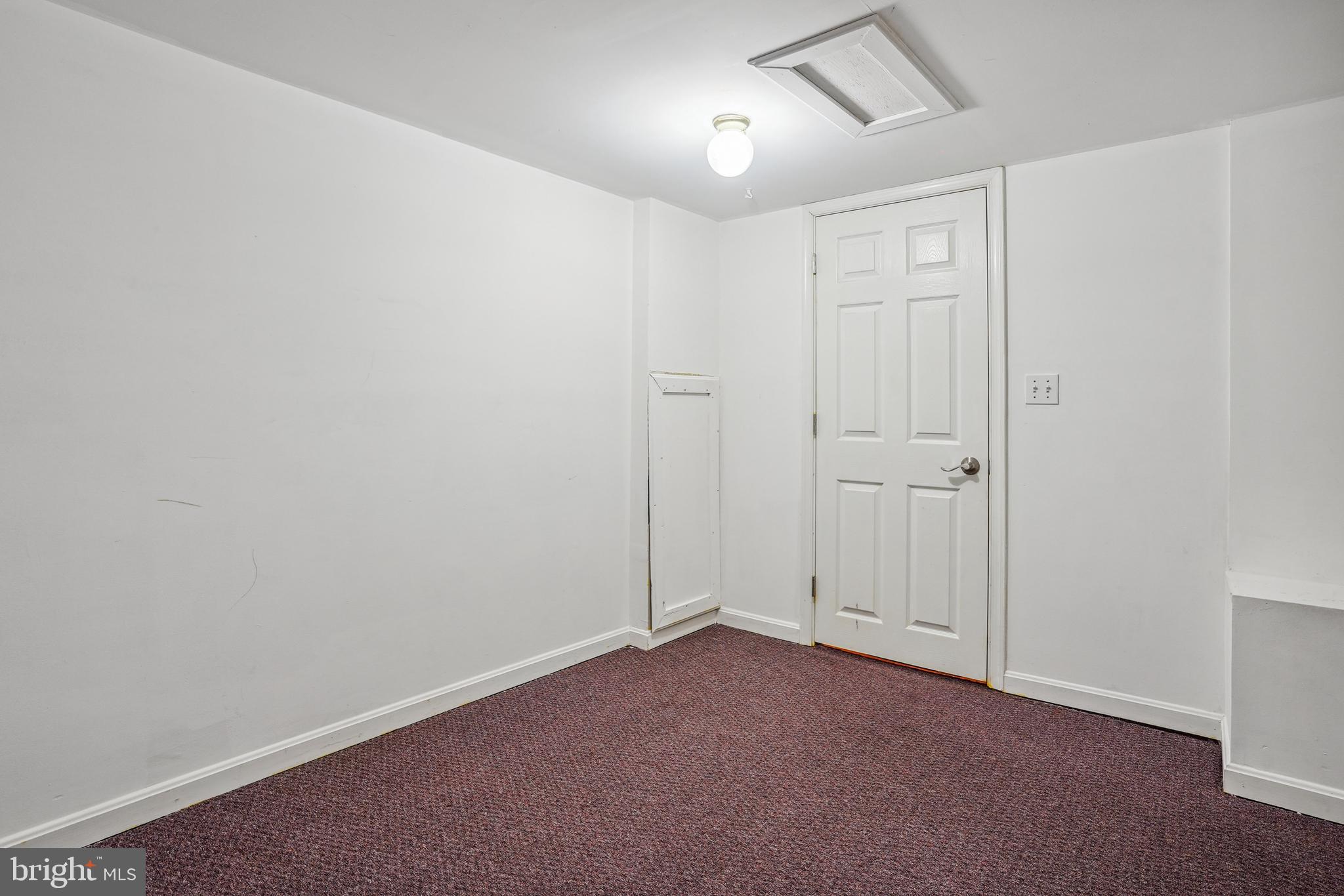 6377 Generals Court Centreville, VA 20121 - Photo 26 of 32 a view of an empty room